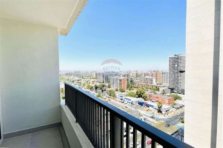 Frente al metro ñuñoa edificio imagina