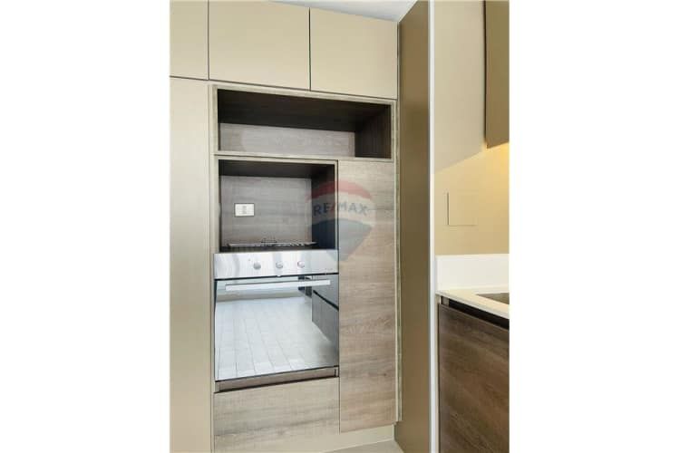 Frente al metro ñuñoa edificio imagina