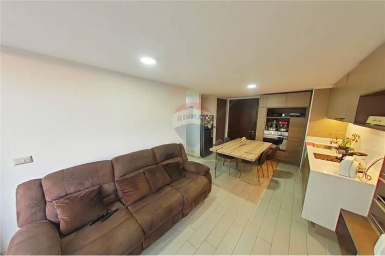 Frente al metro ñuñoa edificio imagina