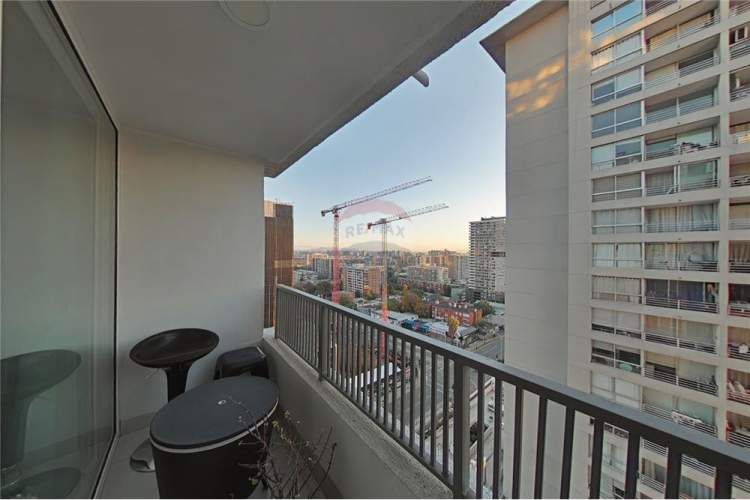 Frente al metro ñuñoa edificio imagina