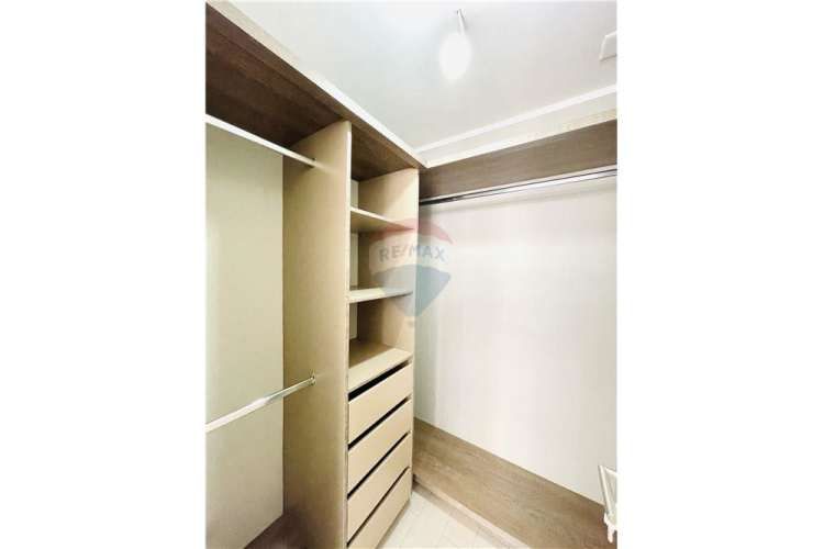 Frente al metro ñuñoa edificio imagina