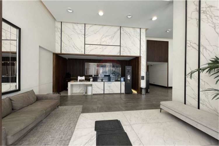 Frente al metro ñuñoa edificio imagina