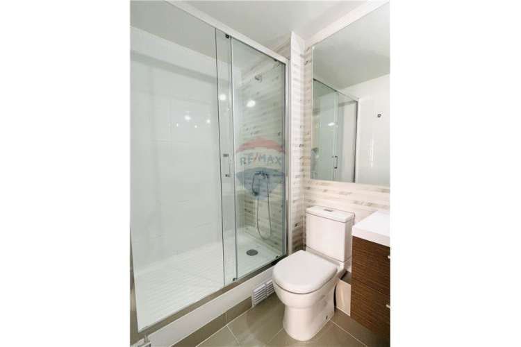 Frente al metro ñuñoa edificio imagina