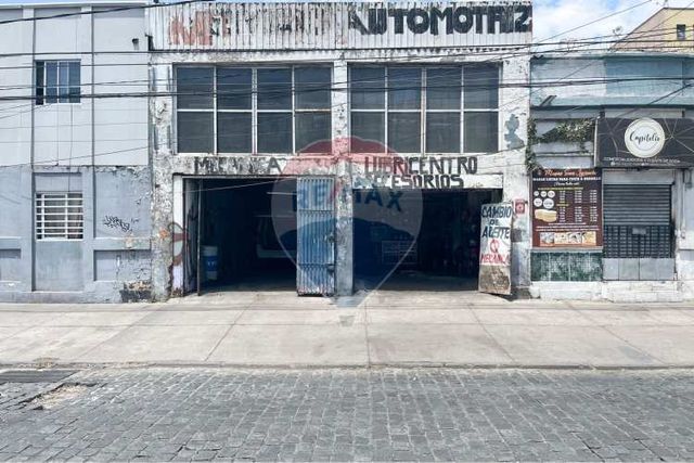 Taller mecánico con alto flujo vehicular