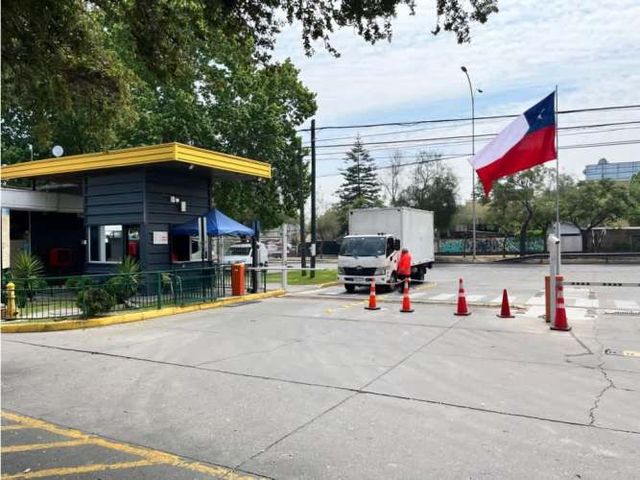 Arriendo bodega c/of de 272 m2 en Jorge Hirmas, Renca.