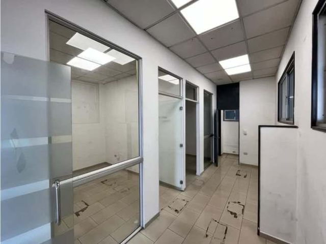 Arriendo bodega c/of de 272 m2 en Jorge Hirmas, Renca.