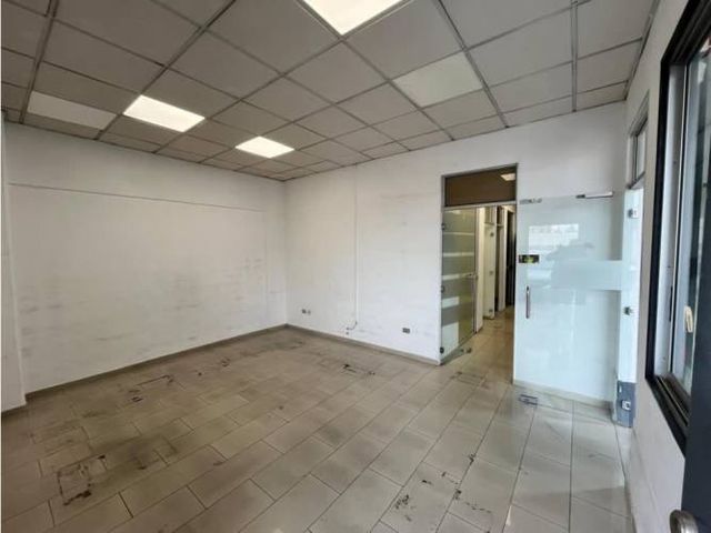 Arriendo bodega c/of de 272 m2 en Jorge Hirmas, Renca.