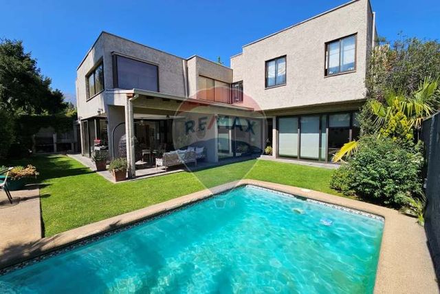 Amplia casa en condominio, san carlos de apoquindo