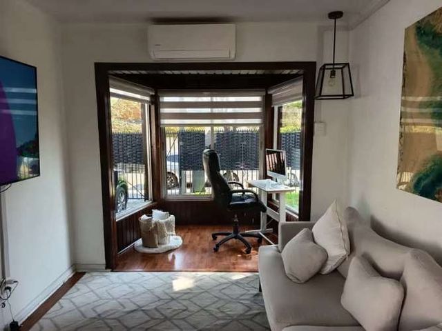 Casa en venta c/ estacionamiento en El Rosal