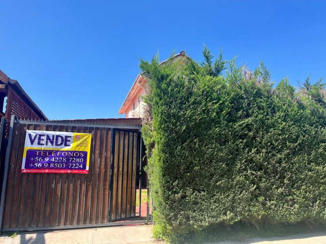 Amplia casa en Avda La Hacienda 2da etapa Larapinta Lampa