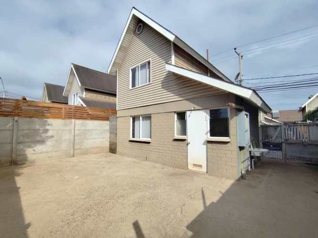 SE ARRIENDA CASA AÑO CORRIDO EN COQUIMBO