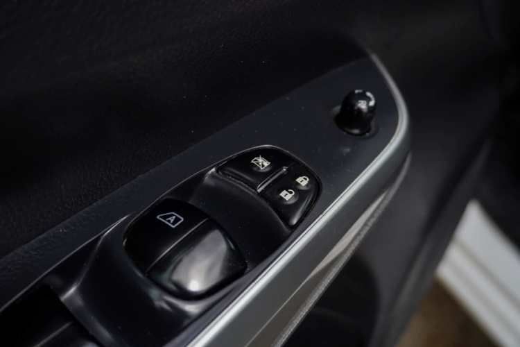 NISSAN NAVARA SE DCAB 4X4 MT 2.3. 2022.