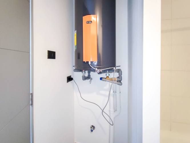 Av. Fermín Vivaceta  [2465-1]