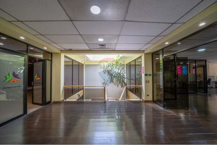 Propiedad de uso comercial e industrial