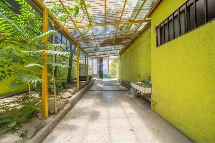 Propiedad de uso comercial e industrial