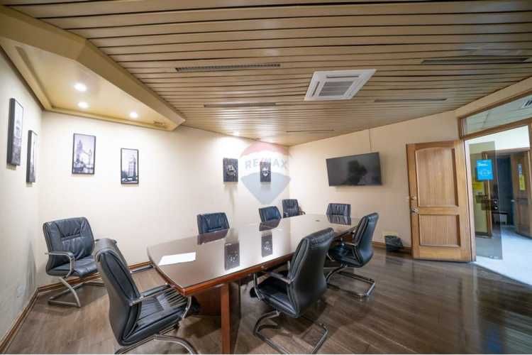 Propiedad de uso comercial e industrial