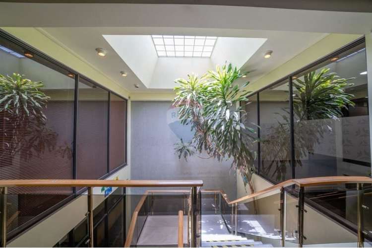 Propiedad de uso comercial e industrial