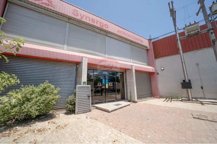 Propiedad de uso comercial e industrial