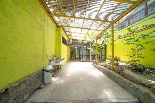 Propiedad de uso comercial e industrial