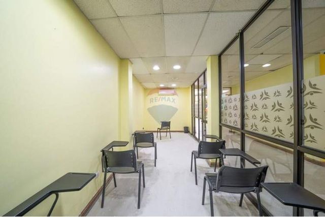 Propiedad de uso comercial e industrial