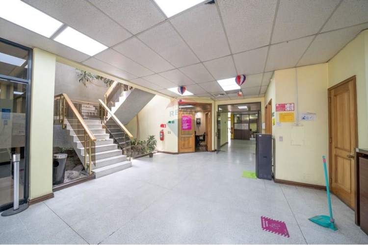 Propiedad de uso comercial e industrial