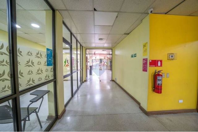 Propiedad de uso comercial e industrial