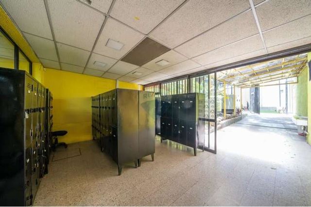 Propiedad de uso comercial e industrial