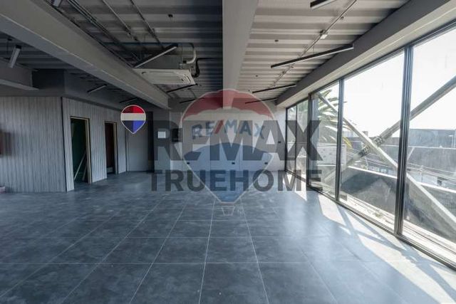 Nuevo edificio frente a intermodal la cisterna