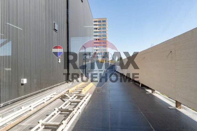 Nuevo edificio frente a intermodal la cisterna