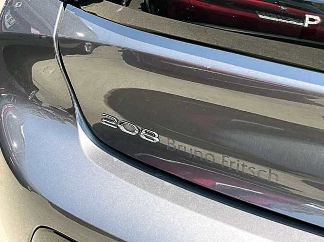 PEUGEOT 208 2022