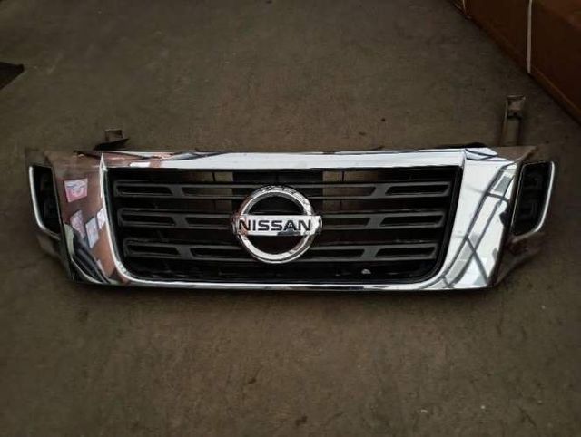 Mascara Nissan np300