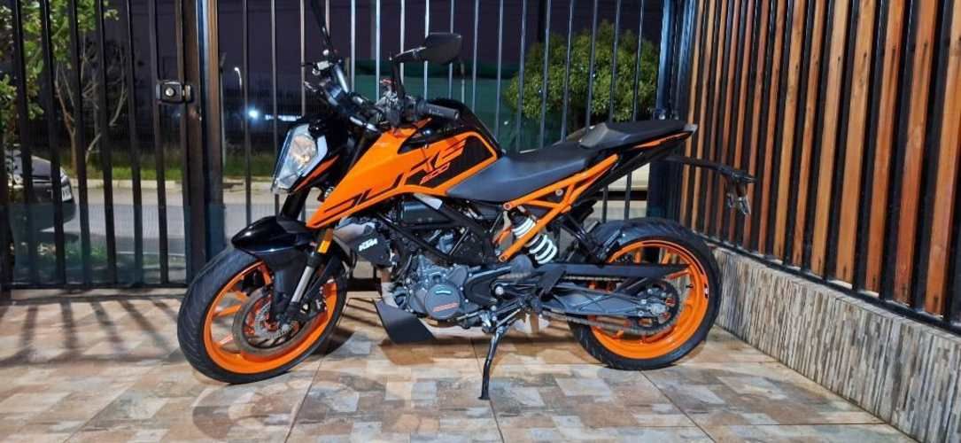 KTM DUKE 200
