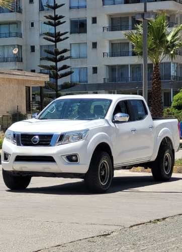 NISSAN NP300 XE 4x4 MT 