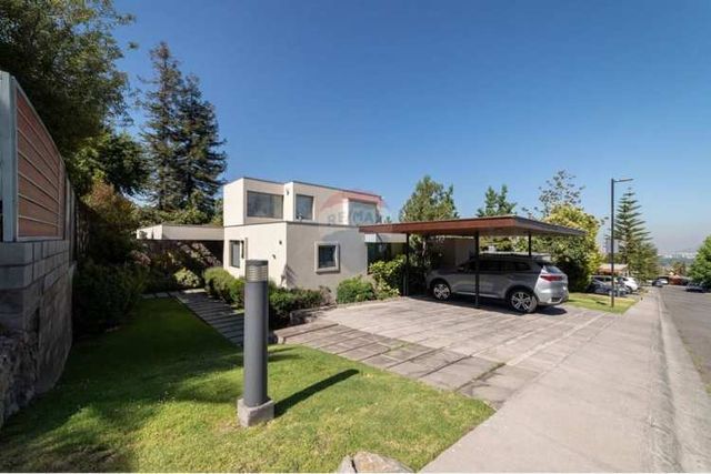 Hermosa casa en condominio la reina alta