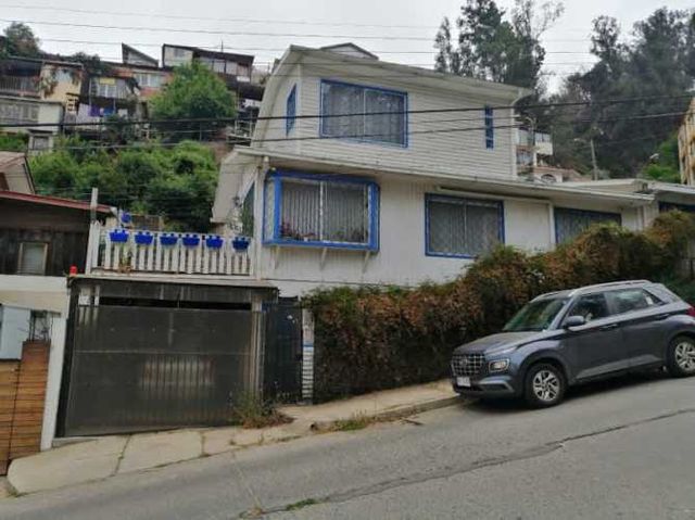 Casa 4 CUADRAS METRO CHORRILLOS