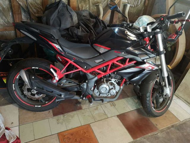 OFERTA !!!    En venta moto Benelli TNT 150