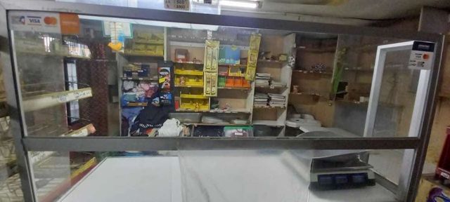 Oportunidad! Se vende casa con local comercia (137028)