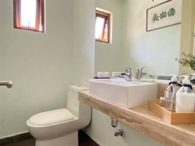 CASA LAGUNA PIEDRA ROJA