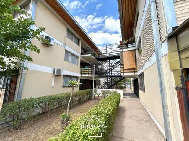 DEPARTAMENTO Para remodelar, amplio de 2 dormitorios, 1 baño y estacionamiento, Sta Amalia con Sta Raquel, La Florida