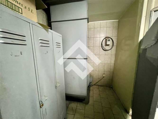 LOCAL COMERCIAL 21 De Mayo / Mercado Central De Santiago