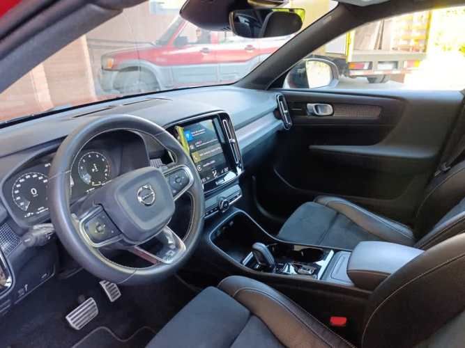 VOLVO XC40 2021