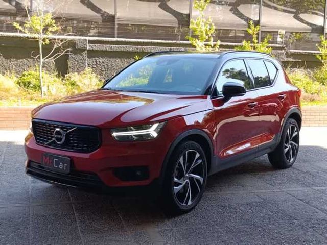VOLVO XC40 2021