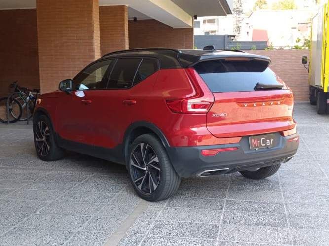 VOLVO XC40 2021