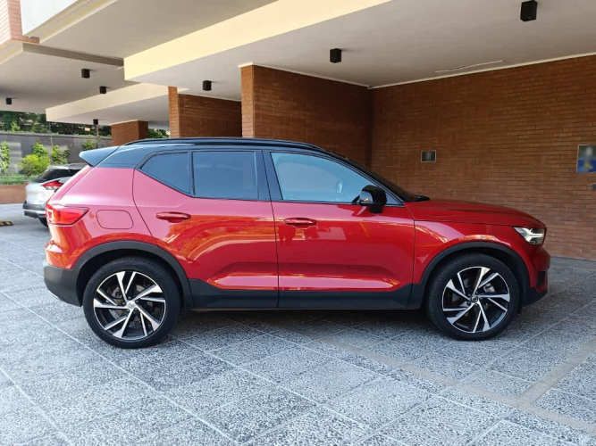 VOLVO XC40 2021