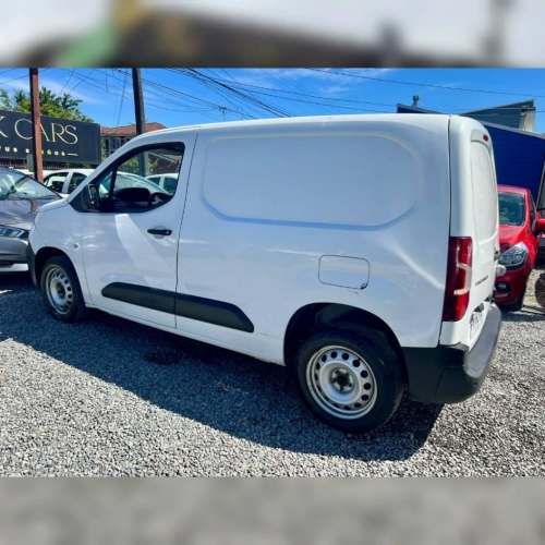 Peugeot Partner 2021.