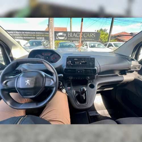 Peugeot Partner 2021.