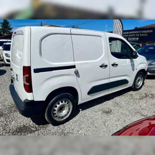 Peugeot Partner 2021.