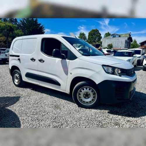 Peugeot Partner 2021.