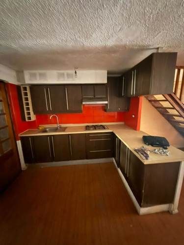 SE VENDE CASA EN COLINA 2H 1B SOLIDA