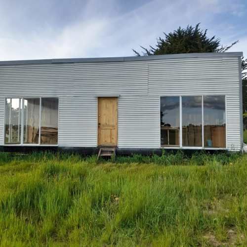 VENDO CASA EN ANCUD CON TERRENO DE 5.000m2 CONVERSABLE